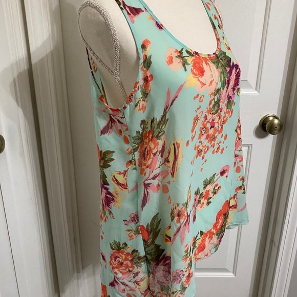 Forever 21 M Light Weight Sheer Hi-Lo Top w/Tie Back - Picture 2 of 9